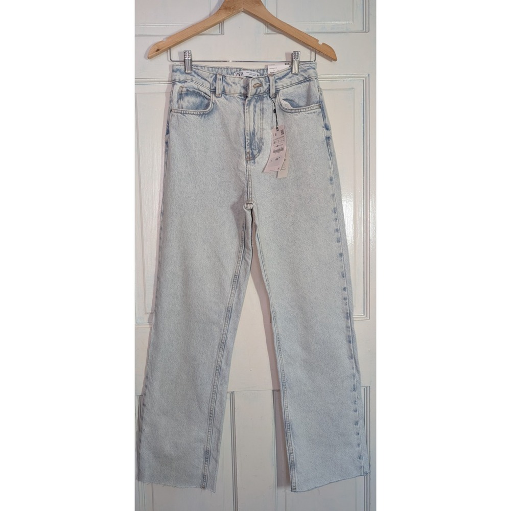 NWT Zara High Rise Straight Fit  Jeans Raw Hem Light Wash Sz 4